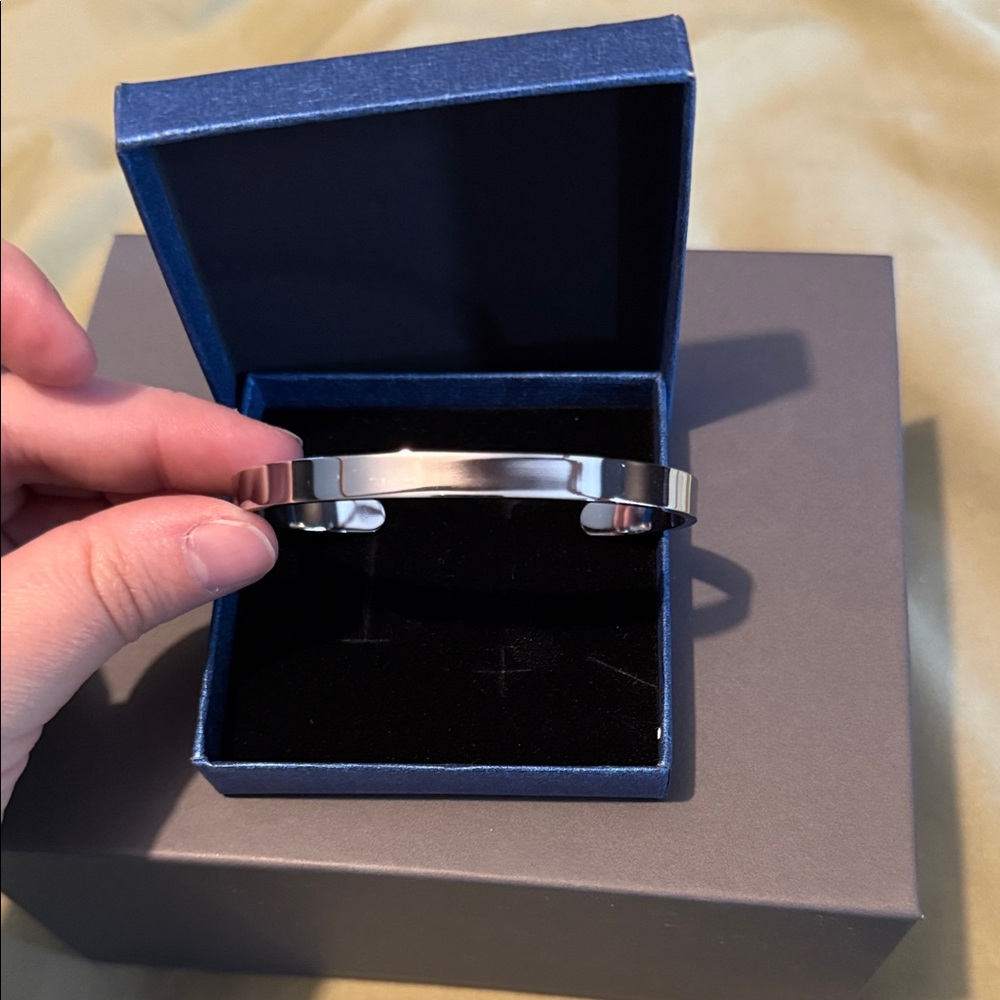 Women’s Silver Cuff Bracelet - Polished Metal